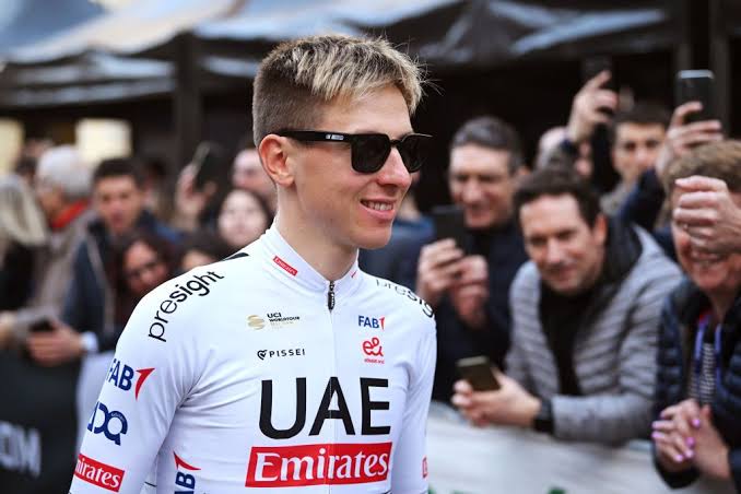 La triste nouvelle est apparue alors que Tadej Pogačar, le cycliste exceptionnellement talentueux, a annoncé son départ du sport en raison d’un grave problème de santé… lire plus de détails