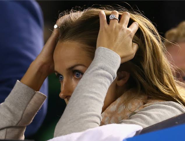 So Sad: Andy Murray give his wife Kim Sears a divorce paper few minutes ago……..