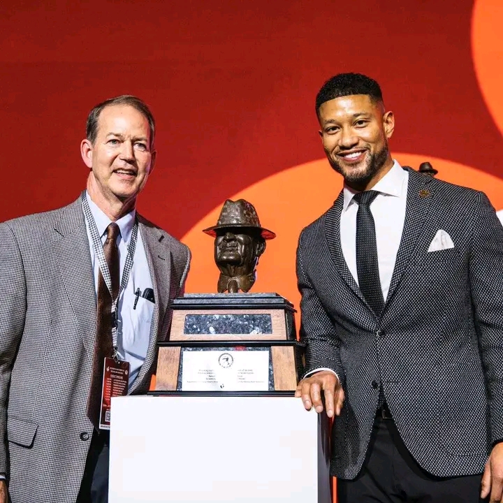 Million-Dollar Deal: History Contract Commits Veteran Five-star NIL Twins To Notre Dame Over Alabama, Ohio, Vols And Longhorns Details Below