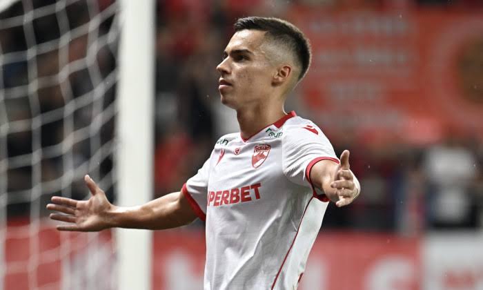 Știri de ultimă oră: FC Dinamo București finalizează transferul unui tânăr talent de la Valencia……