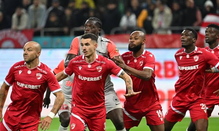 Decizie Șocantă: Starul de la FC Dinamo Promite să Plece Dacă Rivalul Său Revine la Echipa!