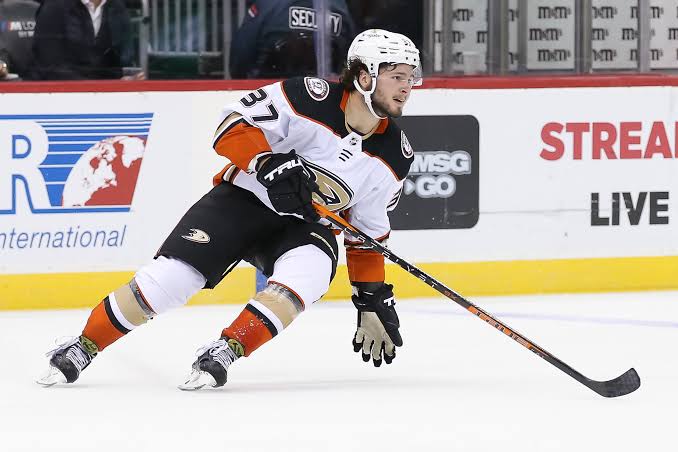 “Blockbuster Trade: ‘Toronto Maple Leafs Eye The Ducks’ Best Offensive Star—Could He Be the Missing Piece?'”
