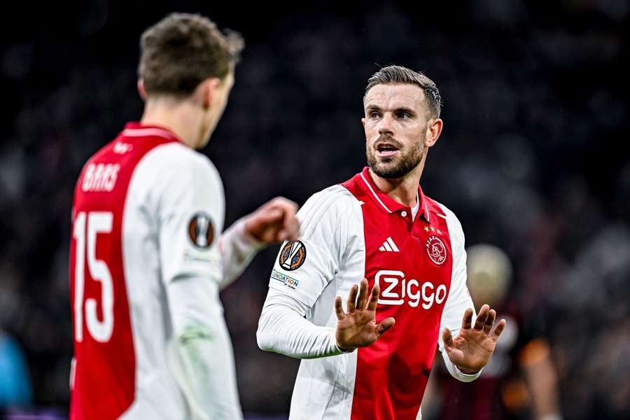 “Breaking news: Jordan Henderson heeft zijn imago ernstig beschadigd – en dat van Ajax Amsterdam door…”