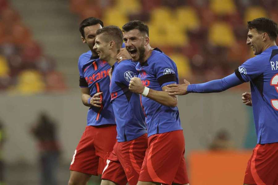 Veste bună: Tocmai acum, FCSB anunță oficial semnarea a trei super talente în lot!