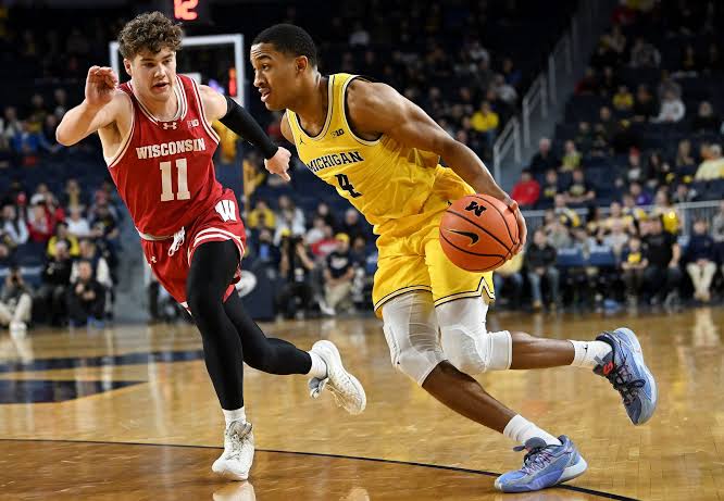 MASSIVE NEWS: Michigan Basketball Stunned by Sweet Sixteen Exit—But These Two Stars Just Made a Game-Changing Decision for 2025-26! Michigan Basketball Stars Jace Howard and Nimari Burnett Announce Return…