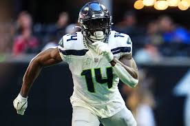 Seattle Takes Aim : Seahawks Land Gamecock star with Strategic Second Round Pick ……