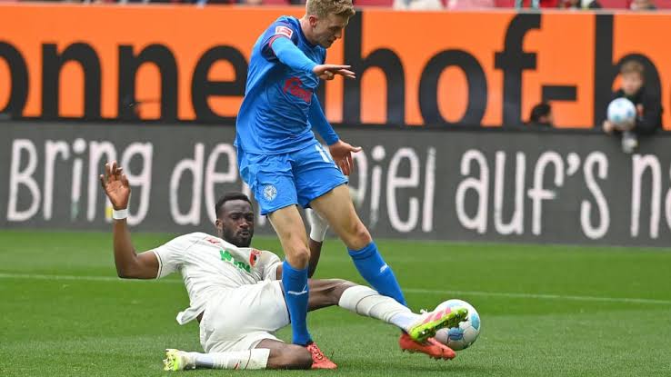 DFB räumt ein: Kiel hätte Elfmeter in Augsburg nicht bekommen dürfen…