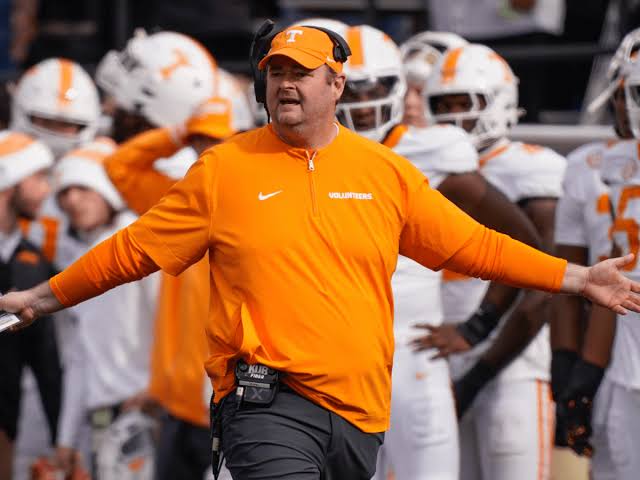 A coach’s major error and a crazy Tennessee recruitment tale are revealed by a former Alabama quarterback….