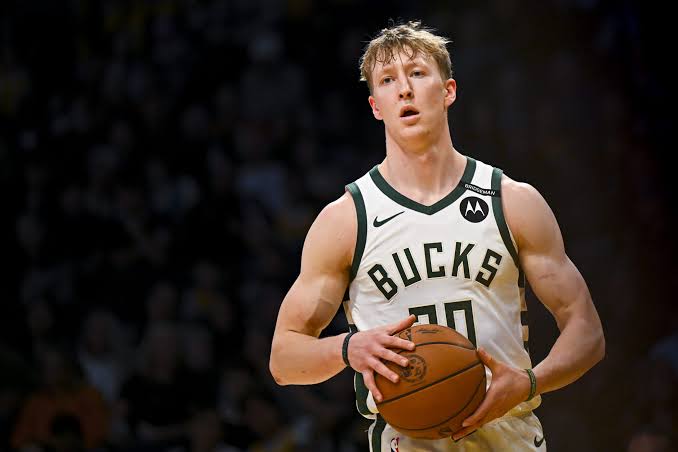 The former NBA player blasts at Milwaukee, saying, “Give AJ Green an extension now, you have an ageing team with a lack of younger talent ready to help….