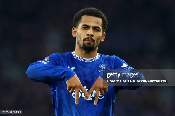 OFICIAL!!! Iliman Ndiaye de la Everton a semnat cu Universitatea Craiova într-un transfer record….