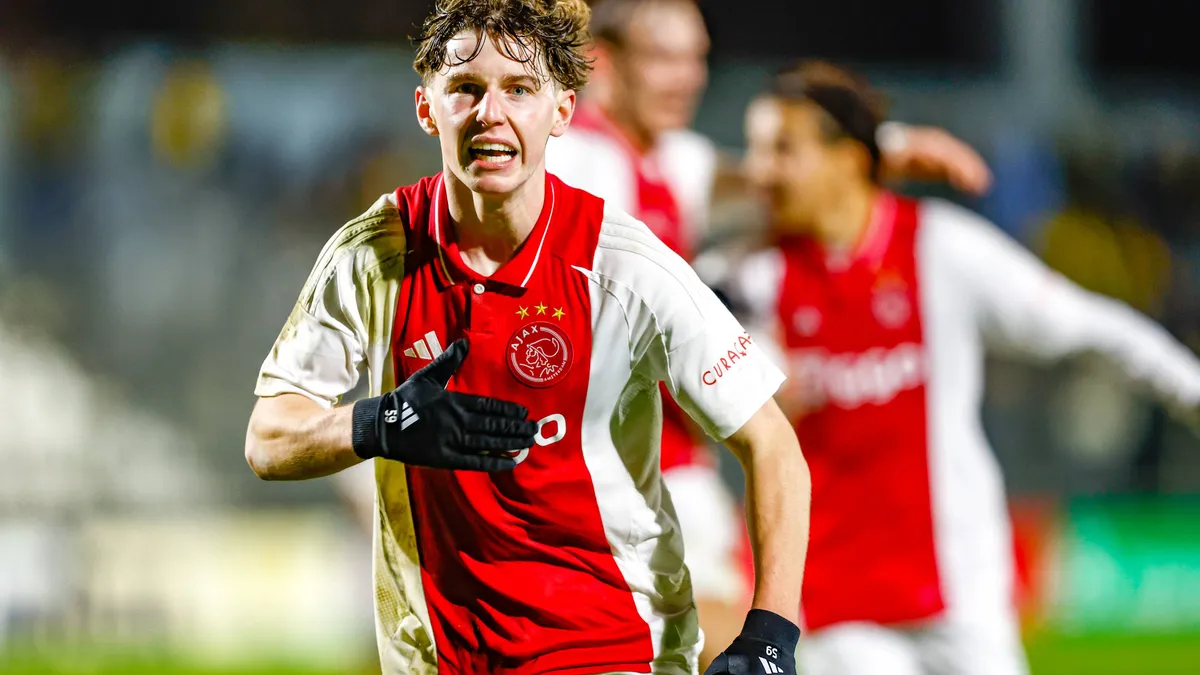 ‘Ajax bereikt mondeling akkoord en verlengt contract van toptalent tot 2030’….
