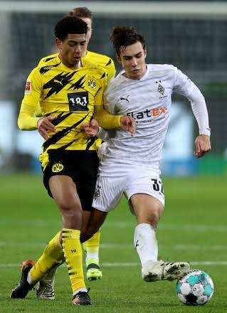 DEAL ABGESCHLOSSEN: Florian Neuhaus ist vor wenigen Minuten endlich zu Borussia Dortmund gewechselt…….