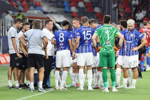 BOMBA în Liga 1! Vești triste despre antrenorul principal al naționalei României, care a fost atacat de jucătorii echipei adverse din cauza…