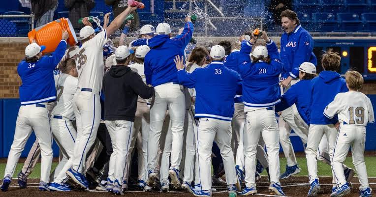 ⚾ Kansas Baseball Miracle: Small-Town Squad Shocks State with Historic Championship Win!