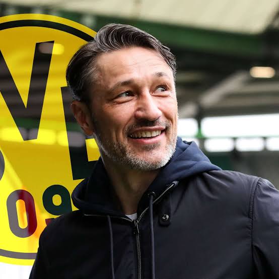 Bericht: Borussia Dortmunds Cheftrainer Niko Kovač hat einen historischen Werbevertrag über 30,6 Millionen Dollar mit Powerade abgeschlossen. In einem beeindruckenden Akt der Großzügigkeit spendete er 8,1 Millionen Dollar an das Fußballprogramm und Tausende an Waisenhäuser. Damit festigte er seinen Ruf als Führungspersönlichkeit auf und neben dem Spielfeld…..