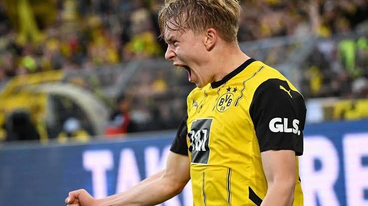 Transferbeben: Dortmund erzielt angeblich rekordverdächtigen Tauschdeal mit Premier-League-Giganten… Weiterlesen……
