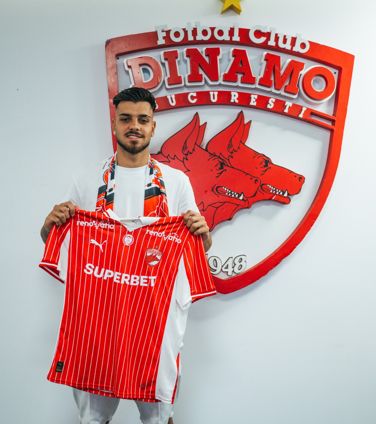 surpriză la Dinamo Fundașul comparat de Ogăraru cu Matthijs de Ligt a semnat cu „câinii”….