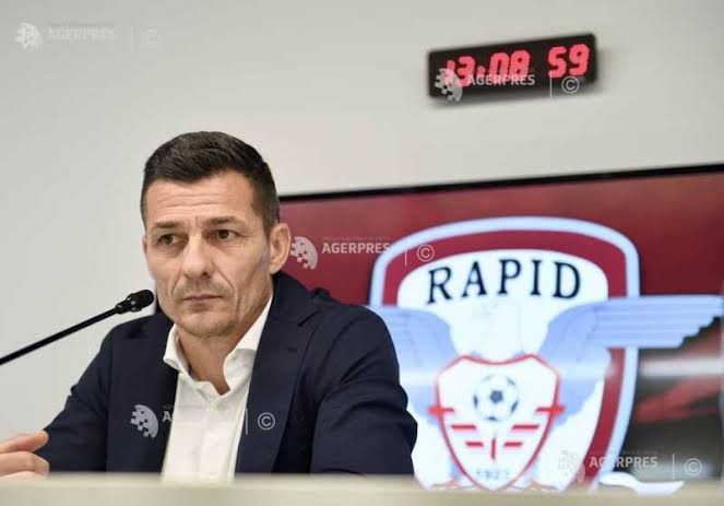 “Vești Triste: Antrenorul FC Rapid București, Marius Șumudică, a fost dus de urgență la spital și, în cele din urmă,…”