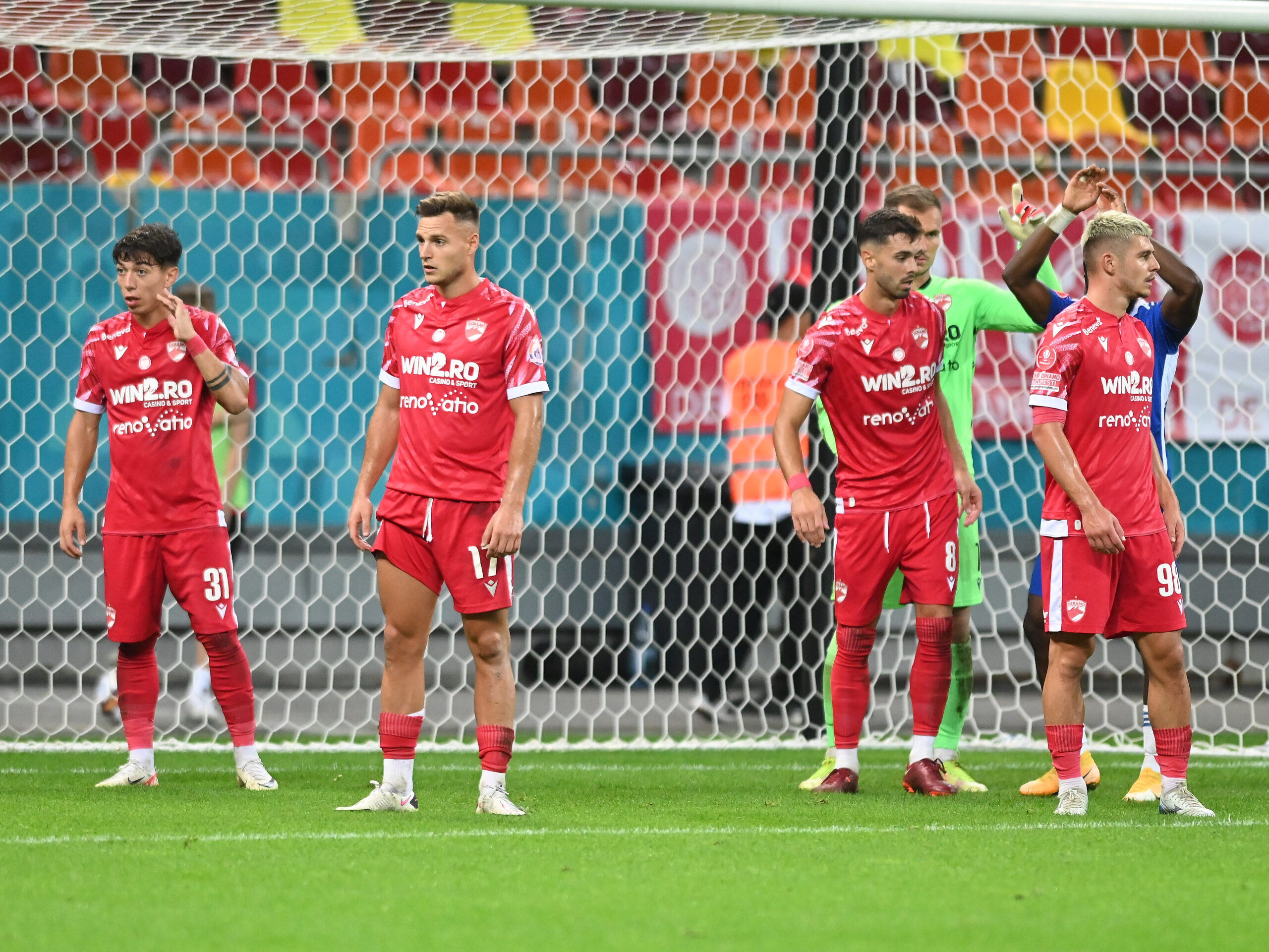 Vești bune: Tocmai acum FC Dinamo București confirmă semnarea unui alt jucător experimentat.