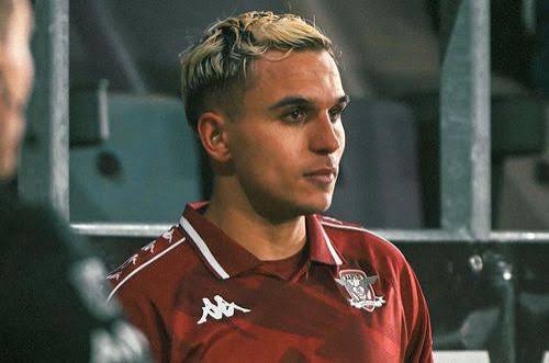 Cristi Manea a jucat pentru Rapid, la câteva zile după ce i-a murit mama. Moment emoționant la galerie. Fotbalistul a izbucnit în lacrimi….