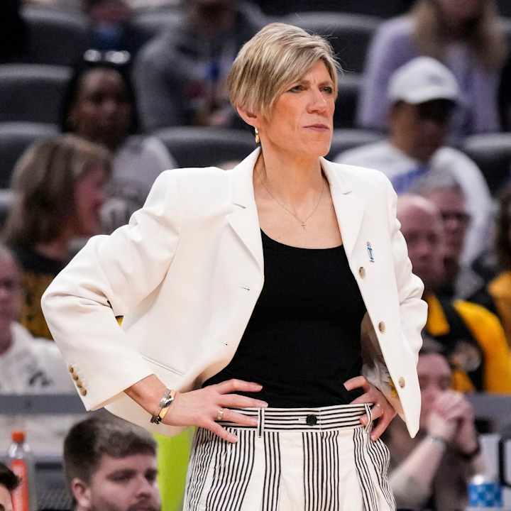 SAD DECISION: “I AM LEAVING” Jan Jensen has announced that she’s leaving Iowa Hawkeyes Women’s Basketball due to…
